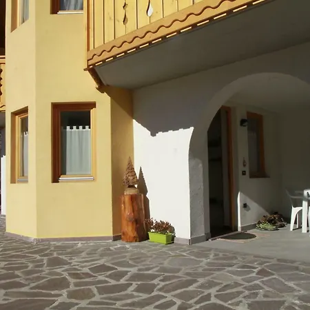 Adamello Brenta Sunshine Apartment *